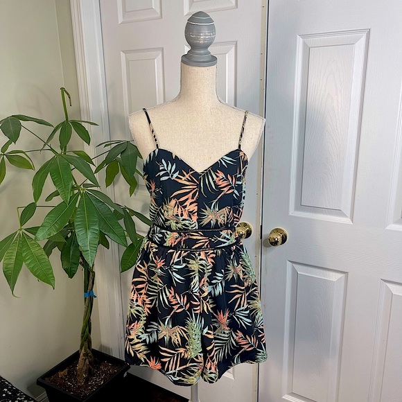 Sienna Sky, Leaf Print Romper - Size S - Picture 3 of 5